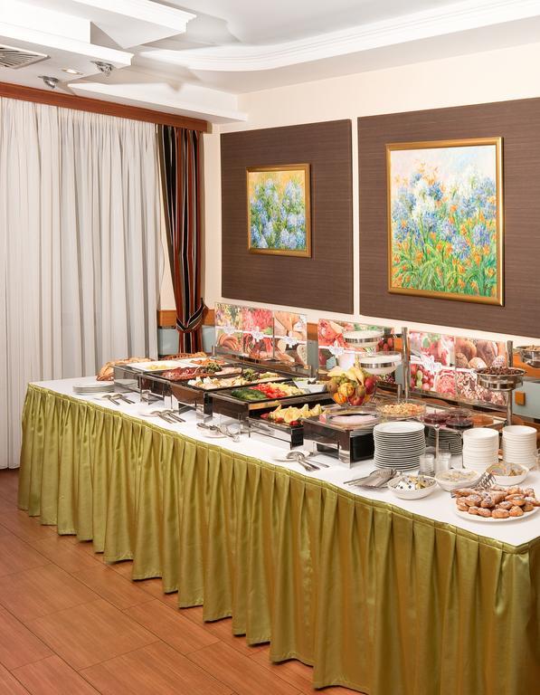 גיור Hotel Kalvaria Superior מראה חיצוני תמונה