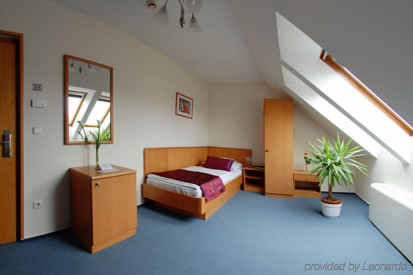 גיור Hotel Kalvaria Superior חדר תמונה