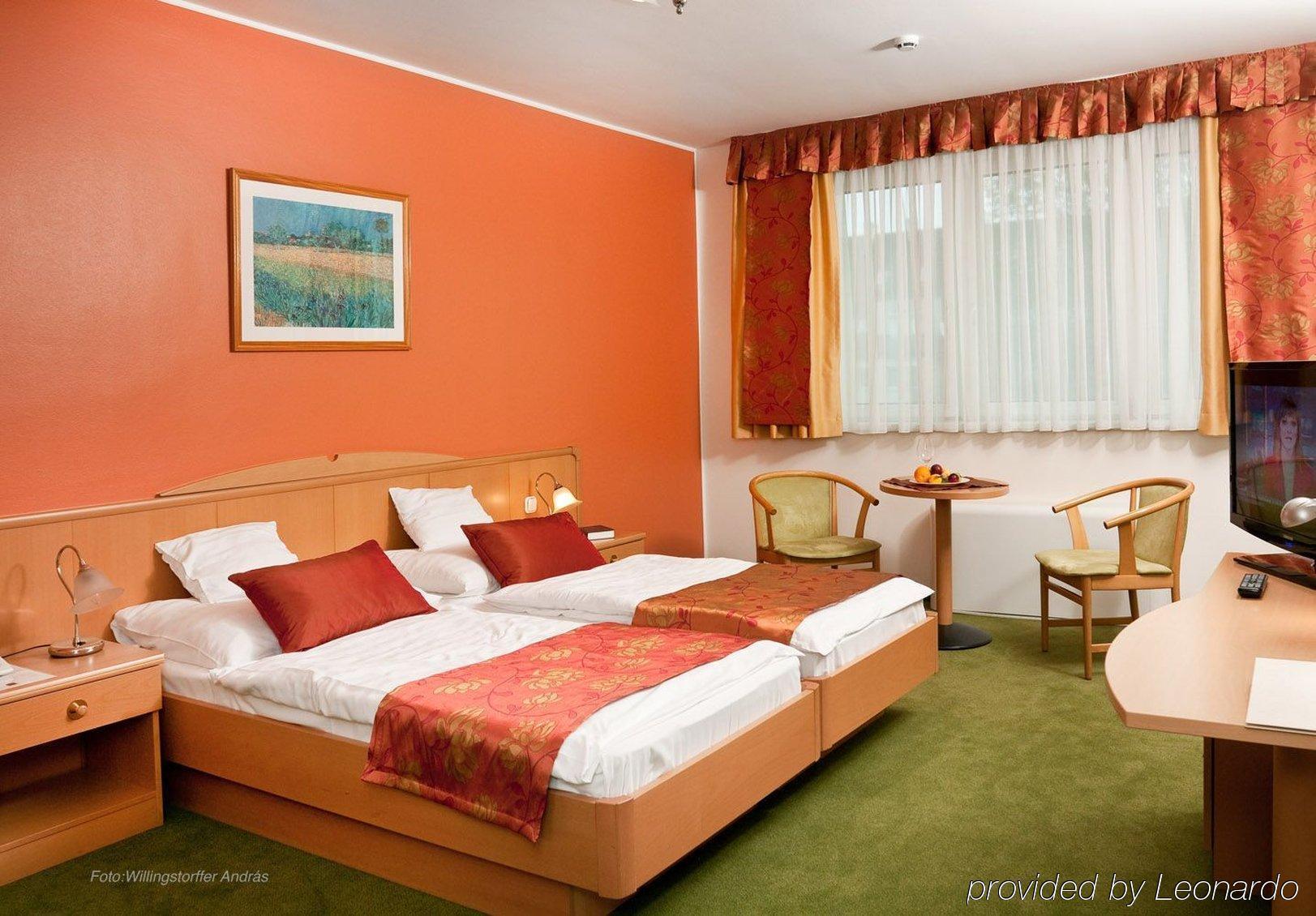 גיור Hotel Kalvaria Superior מראה חיצוני תמונה