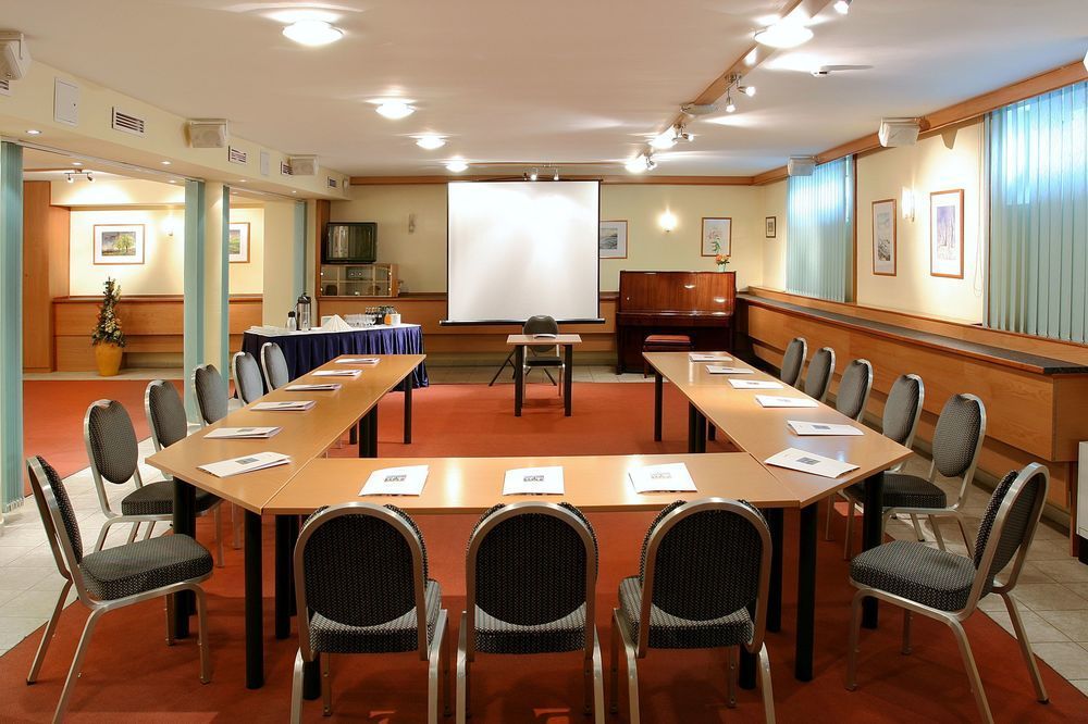 גיור Hotel Kalvaria Superior מראה חיצוני תמונה