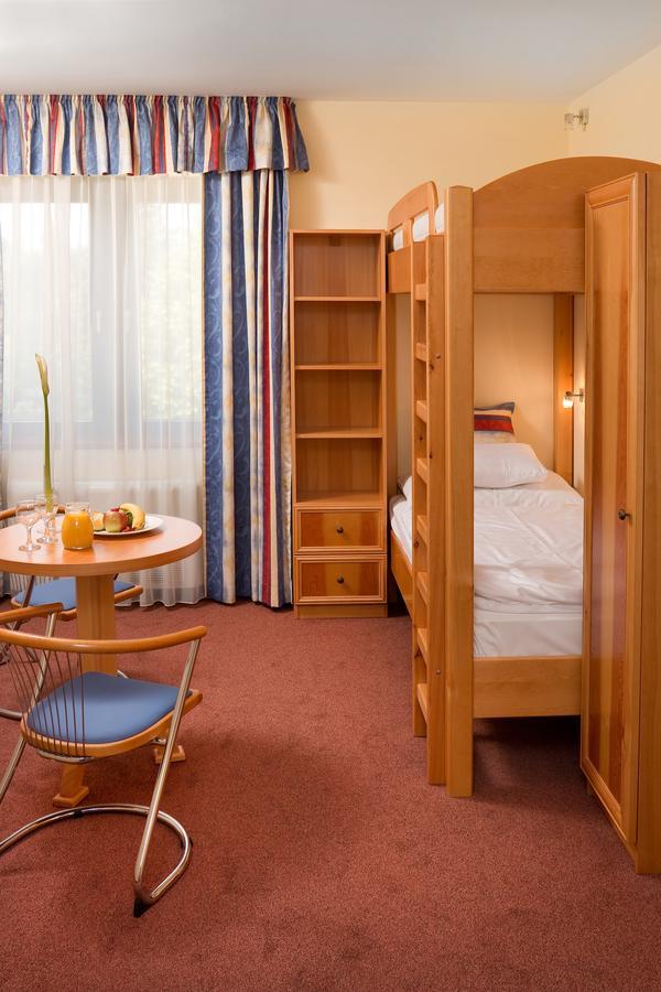 גיור Hotel Kalvaria Superior מראה חיצוני תמונה