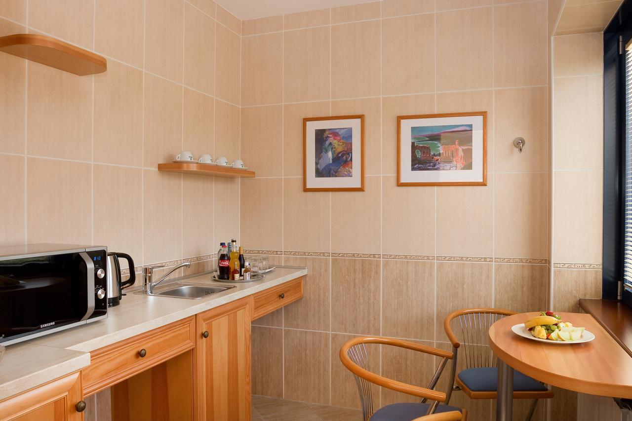גיור Hotel Kalvaria Superior מראה חיצוני תמונה