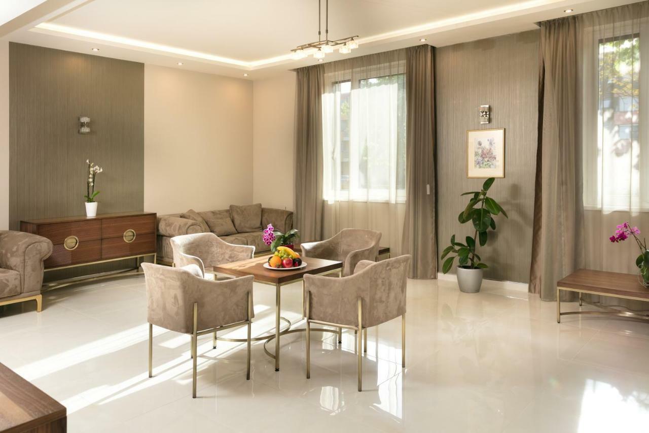 גיור Hotel Kalvaria Superior מראה חיצוני תמונה