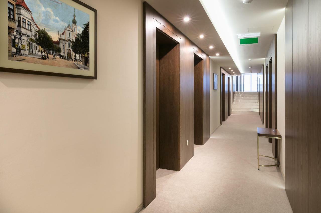 גיור Hotel Kalvaria Superior מראה חיצוני תמונה