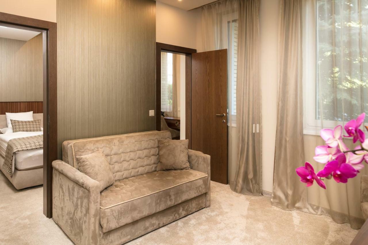 גיור Hotel Kalvaria Superior מראה חיצוני תמונה