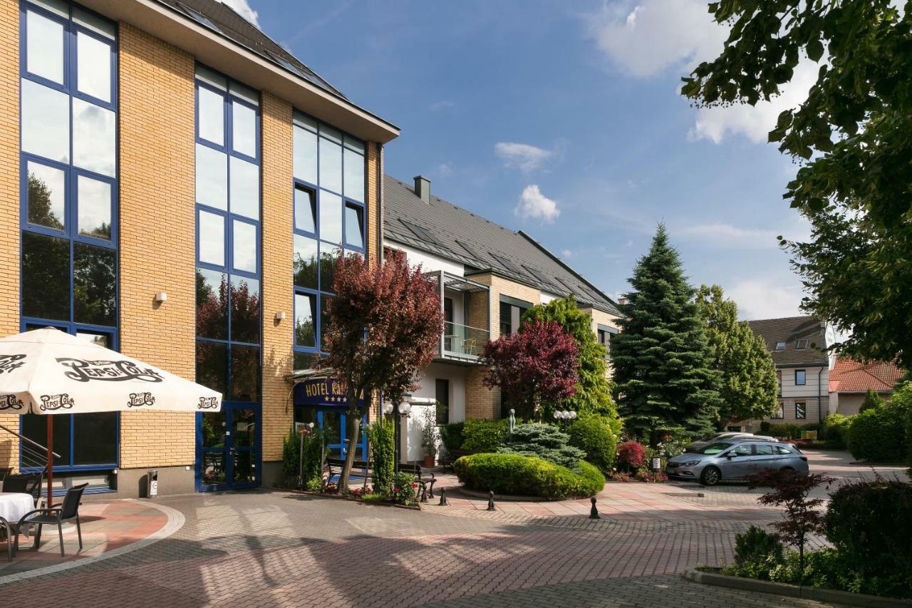 גיור Hotel Kalvaria Superior מראה חיצוני תמונה
