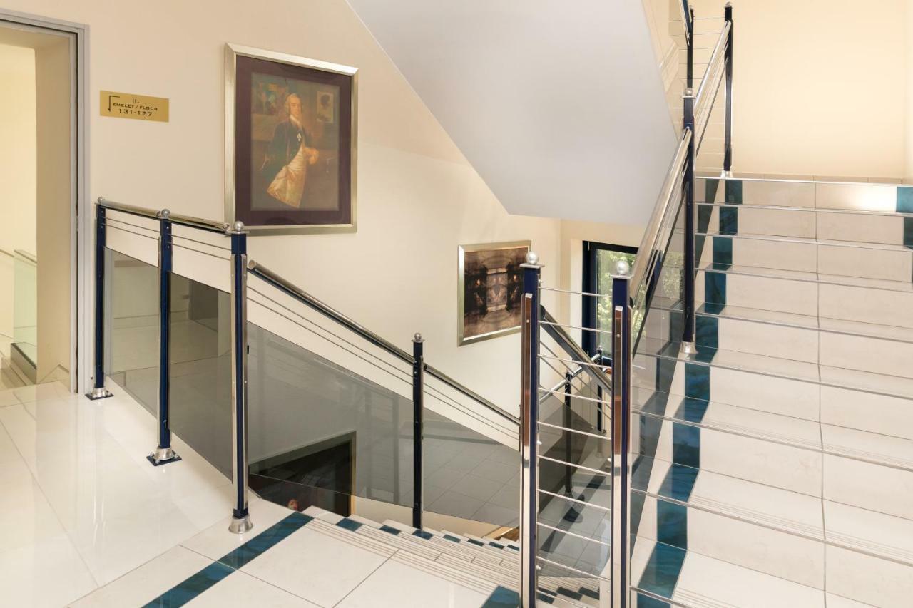 גיור Hotel Kalvaria Superior מראה חיצוני תמונה
