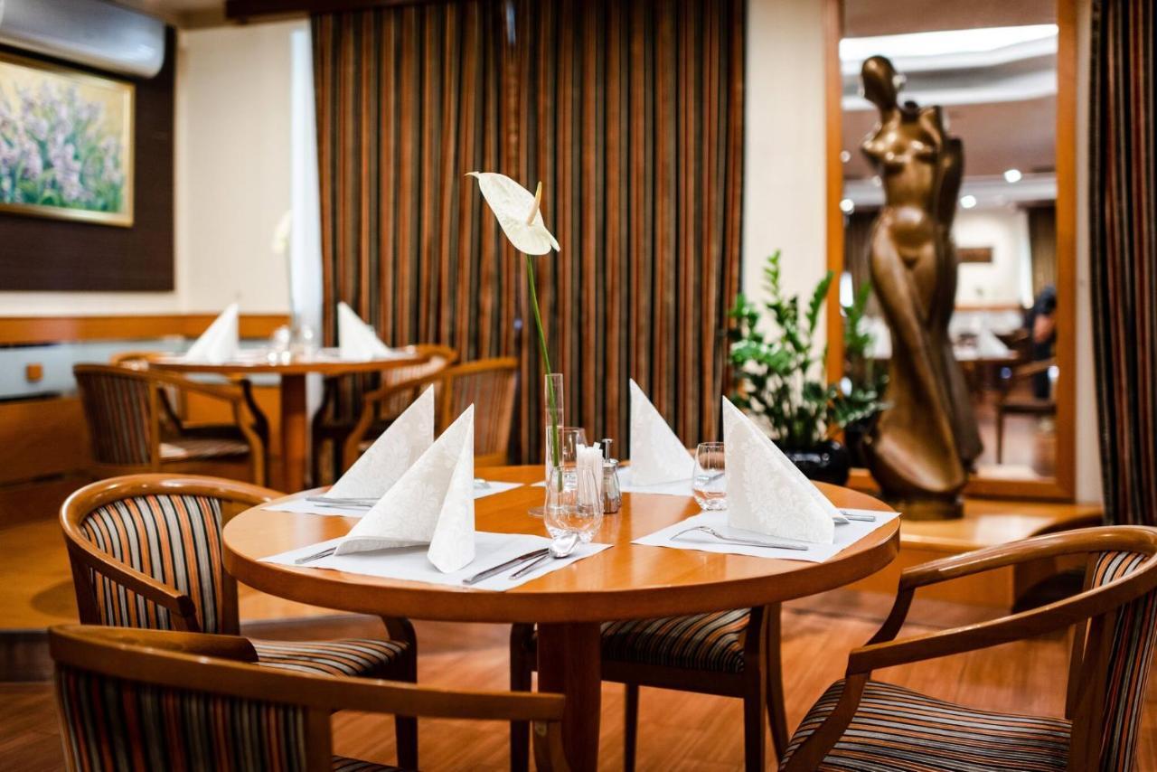 גיור Hotel Kalvaria Superior מראה חיצוני תמונה
